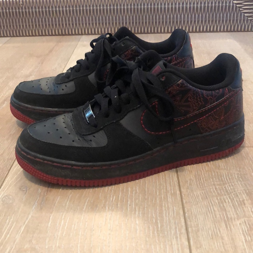 Nike Air Force 1 Black & Red Sneakers